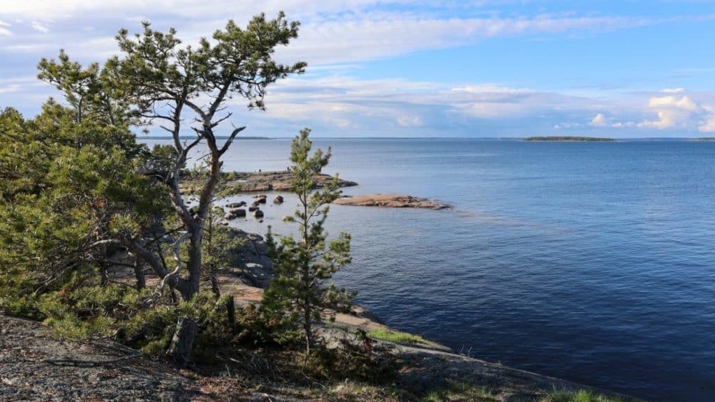 A Finnish Island Has Asked Visitors To Ditch Their Mobiles As It Becomes A ‘Phone-Free Zone’